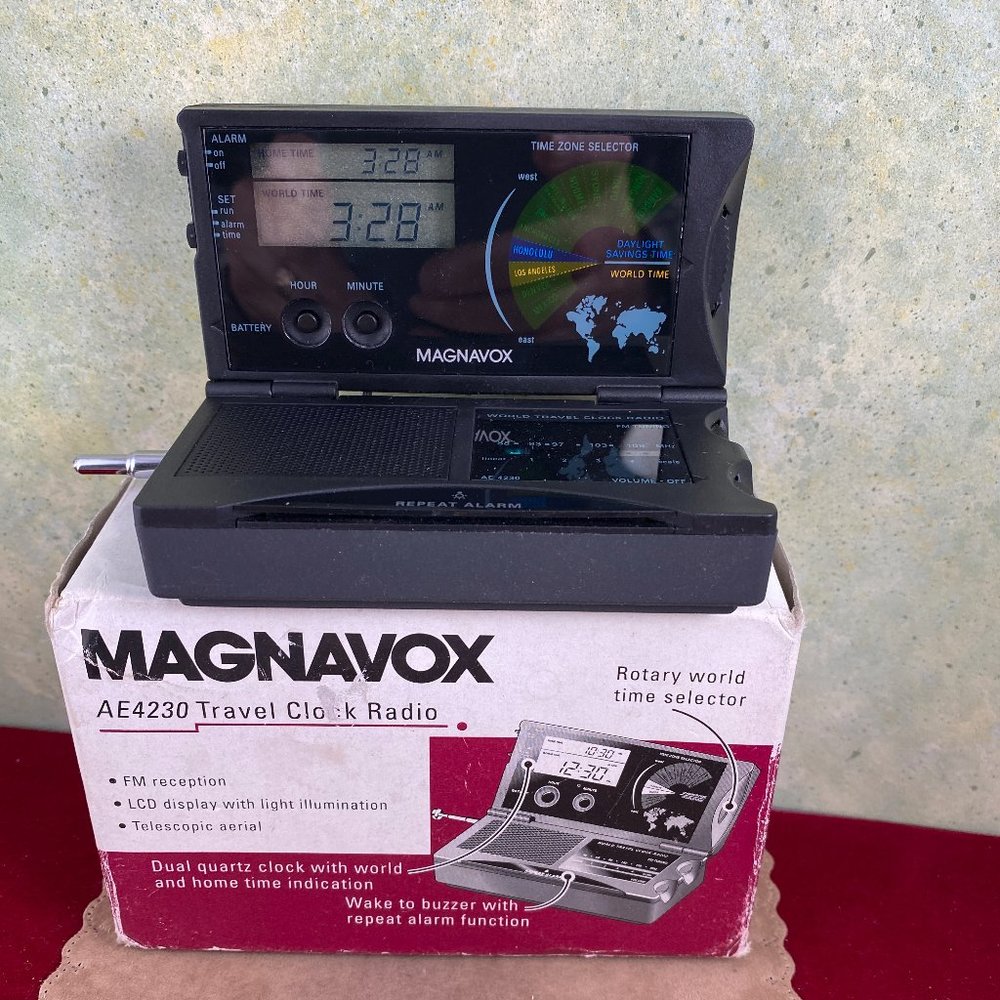 Vintage Portable Magnavox World Time Alarm Clock with FM Radio